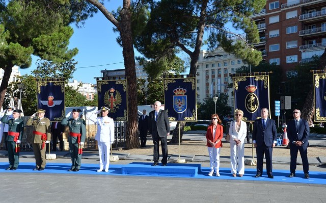 Izado solemne de la bandera de España con motivo del 44º aniversario del Tribunal Constitucional